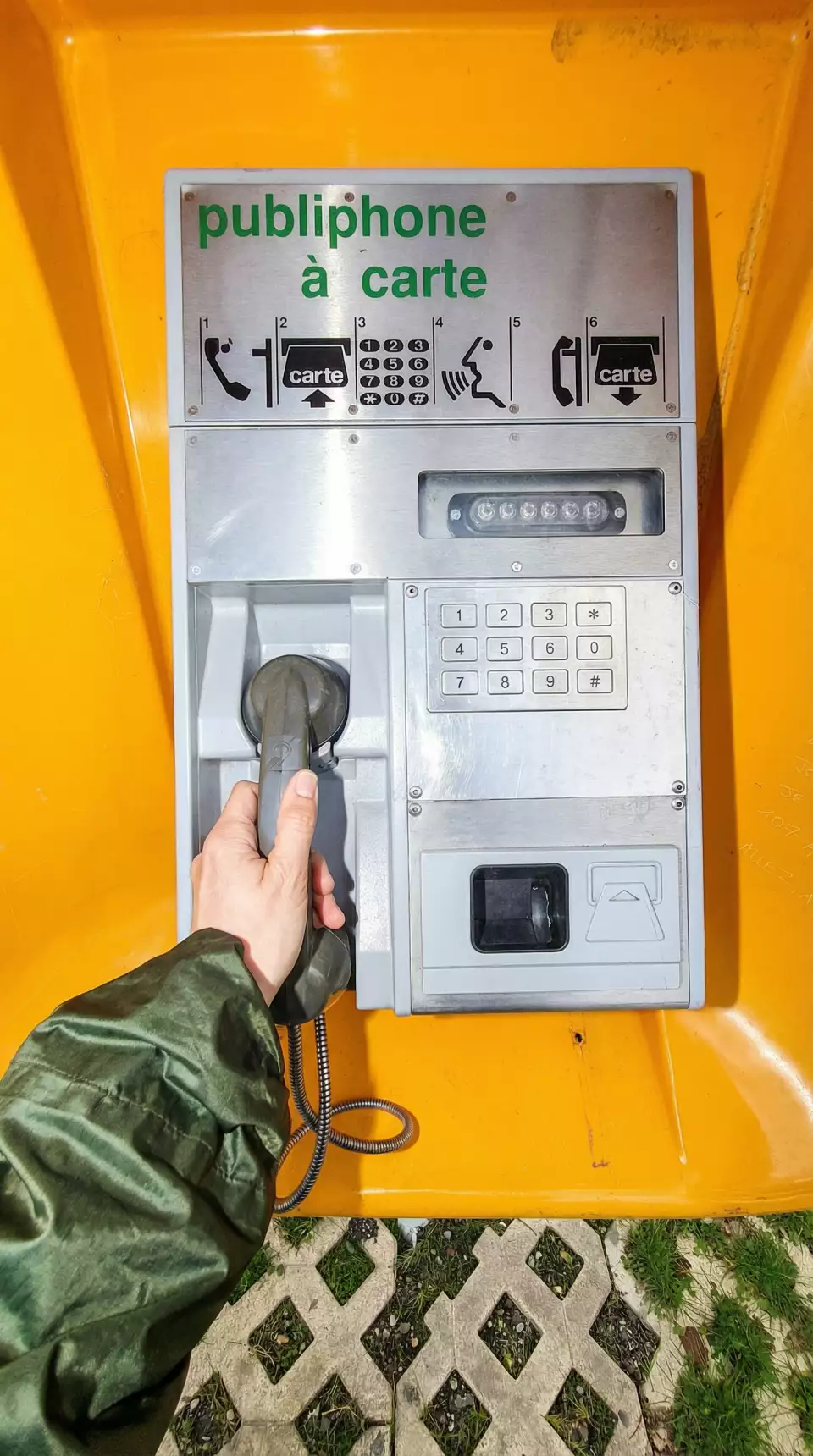 "Les ondes vagabondes, ce qu'il reste", 2026